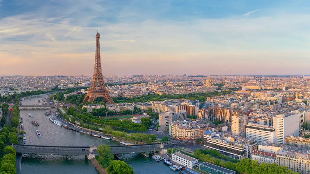 Paris Travel Guide