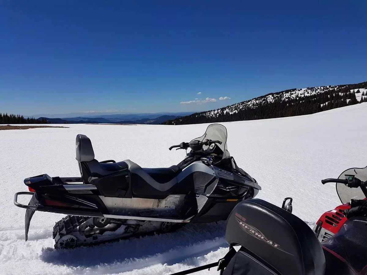 Expérience Ultime en Motoneige à Borovets