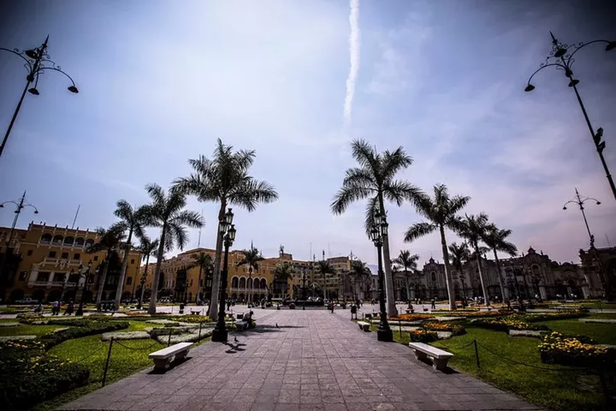 Tour a Pie por el Centro Histórico de Lima y las Catacumbas