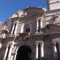 סיור רגלי במרכז העיר Arequipa ומומיית Juanita
