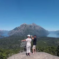 Tour Privado: Recorrido Turístico por Bariloche con Almuerzo