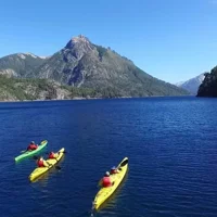 Excursión de Kayak de Día Completo por el Lago Nahuel Huapi desde Bariloche