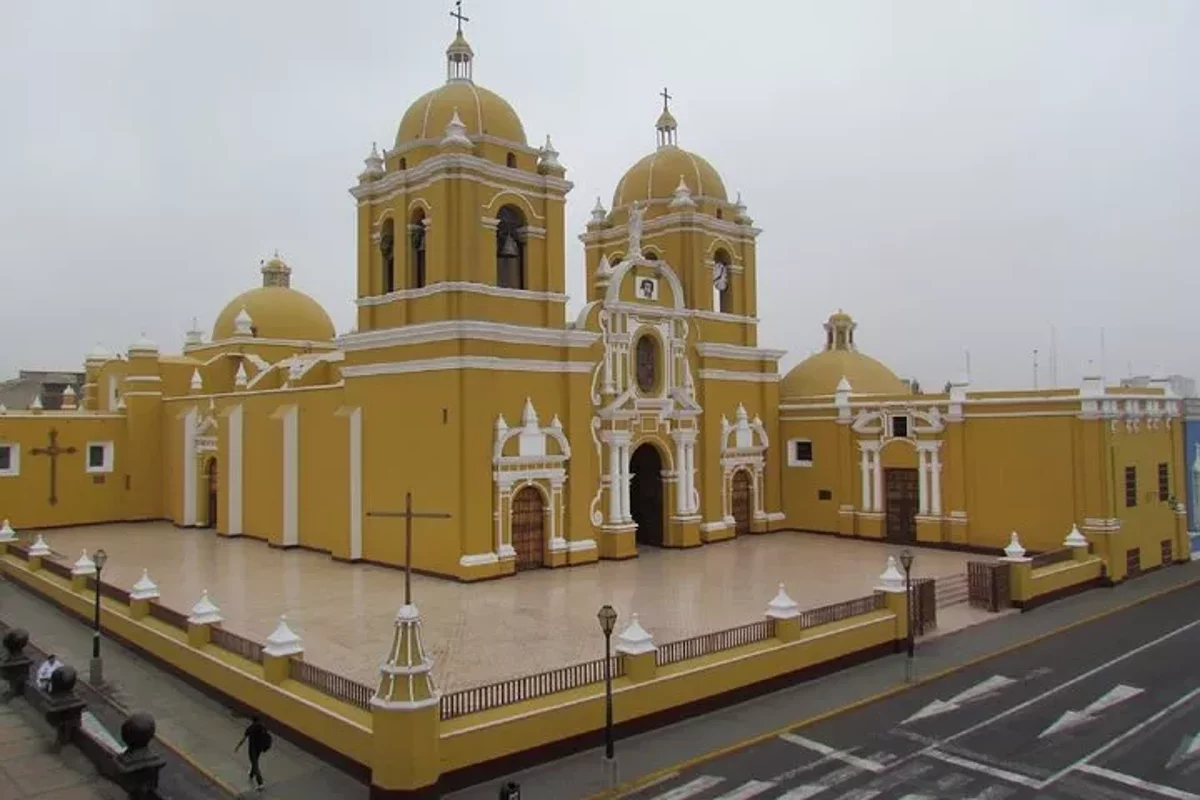 Tour por la Ciudad de Trujillo y Museo Arqueológico