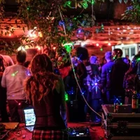 Addis Ababa Nachttour: Lokales Bier, Wein & Nachtleben-Erlebnis