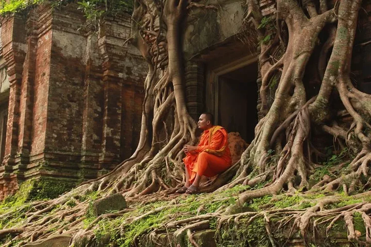 Tour Privado por Siem Reap: Pirámide de Koh Ker y Beng Mealea