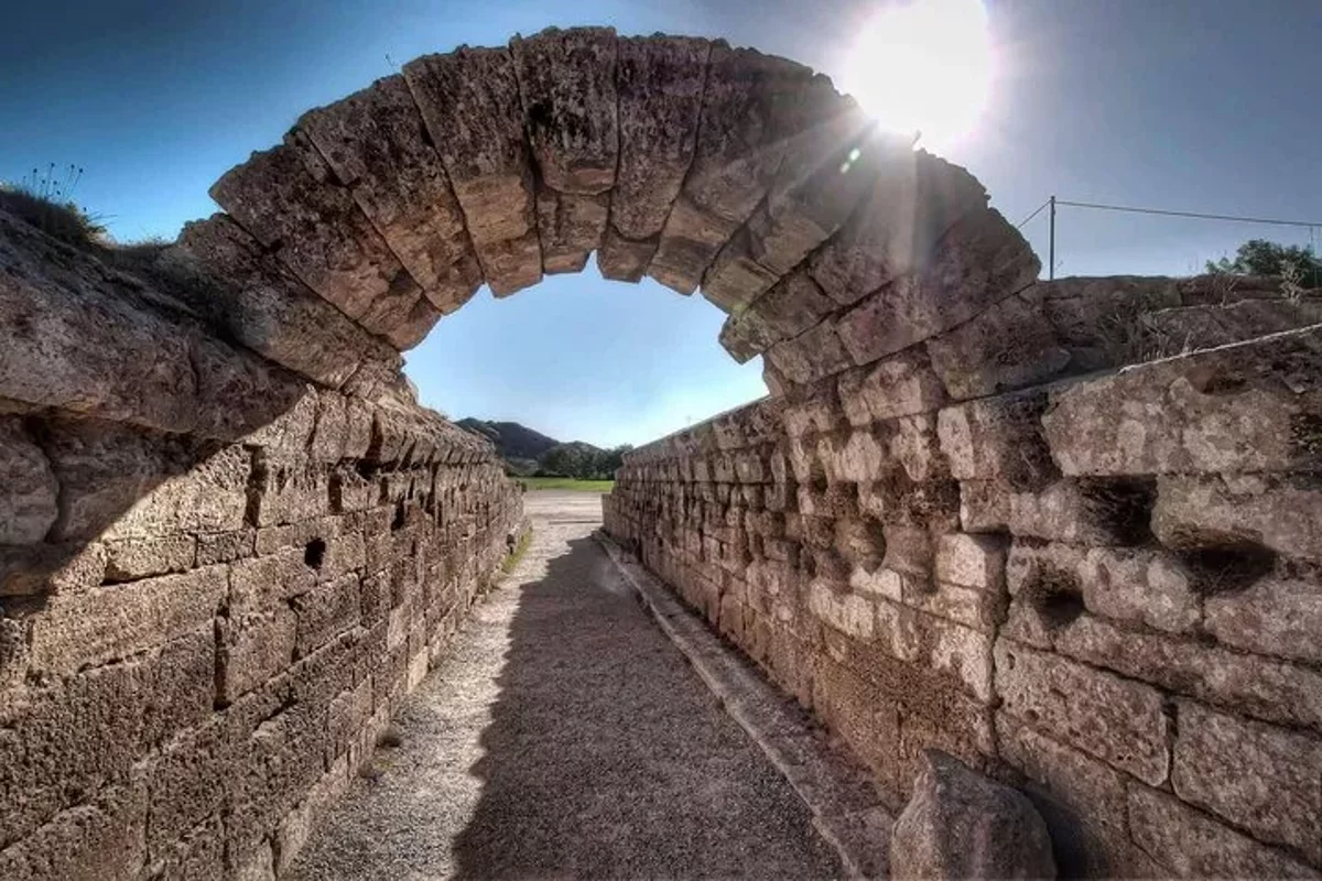 De Atenas al lugar de nacimiento de los Juegos Olímpicos y monasterio medieval