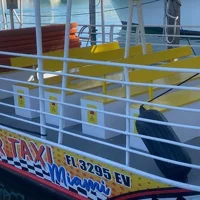 Hop-On Hop-Off Cruise Ticket in Bayside and South Beach in Miami