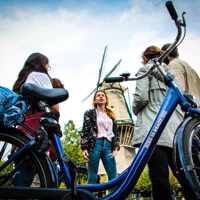 Amsterdam bike tour with canal cruise
