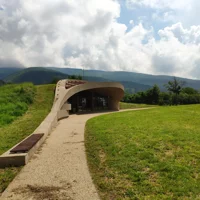 Las Tumbas alrededor de Kazanlak Autoguiado
