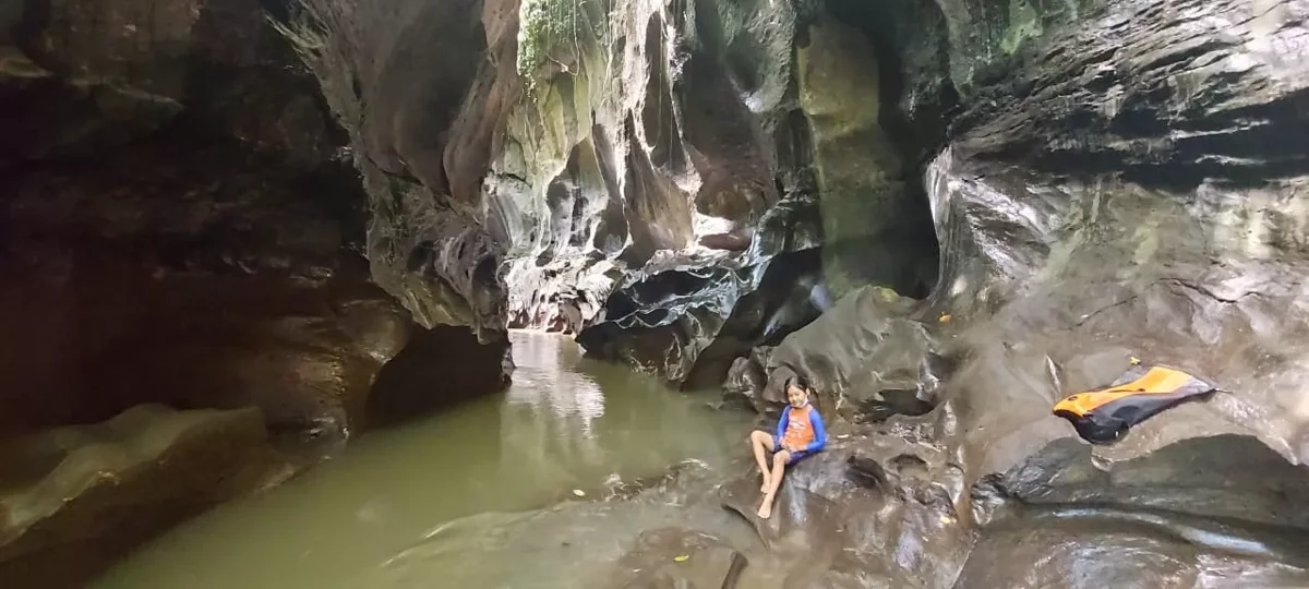 Fluss-Trekking 2 Stunden im Hidden Canyon inklusive Hotel-Abholung