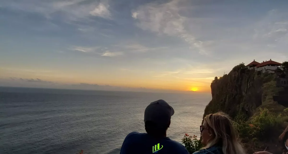 Sonnenuntergang am Uluwatu-Tempel und Spa-Tour