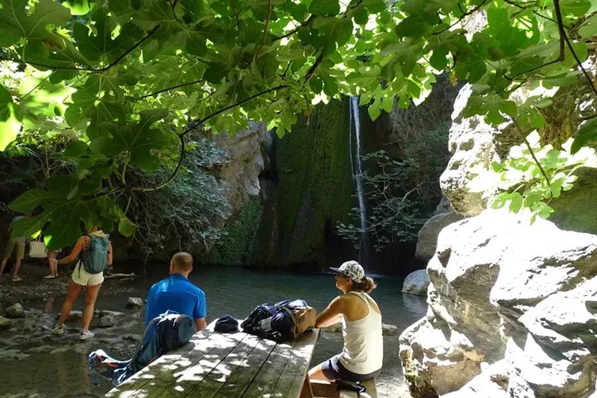 Explora la Belleza Escondida del Barranco de Richtis en un Tour Privado