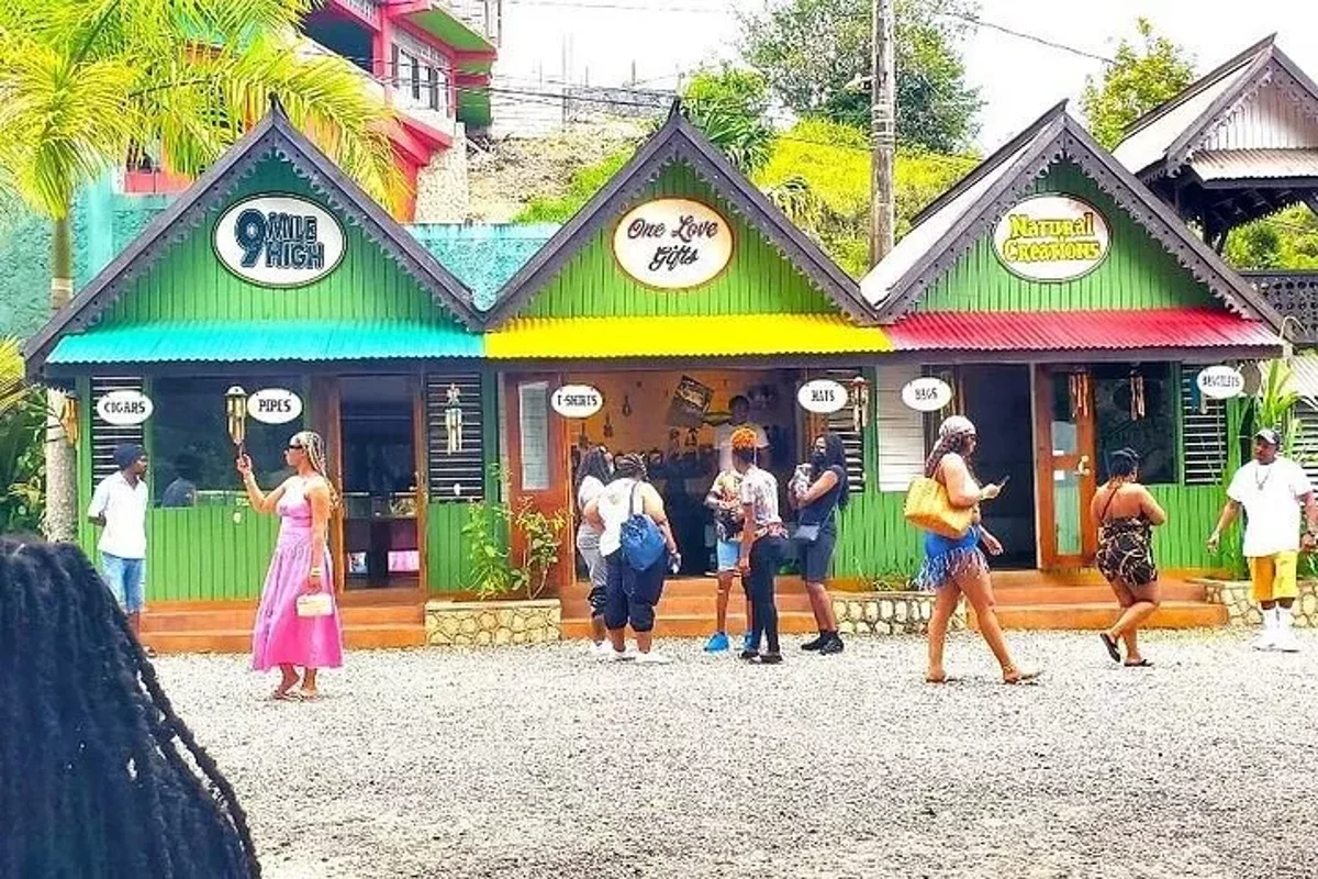 Tour Privado al Mausoleo de Bob Marley en Nine Miles, St. Ann's