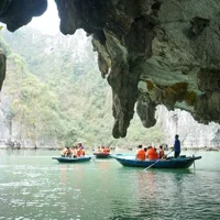 Halong Bay 4-Stunden-Kreuzfahrt ab Tuan Chau Harbor