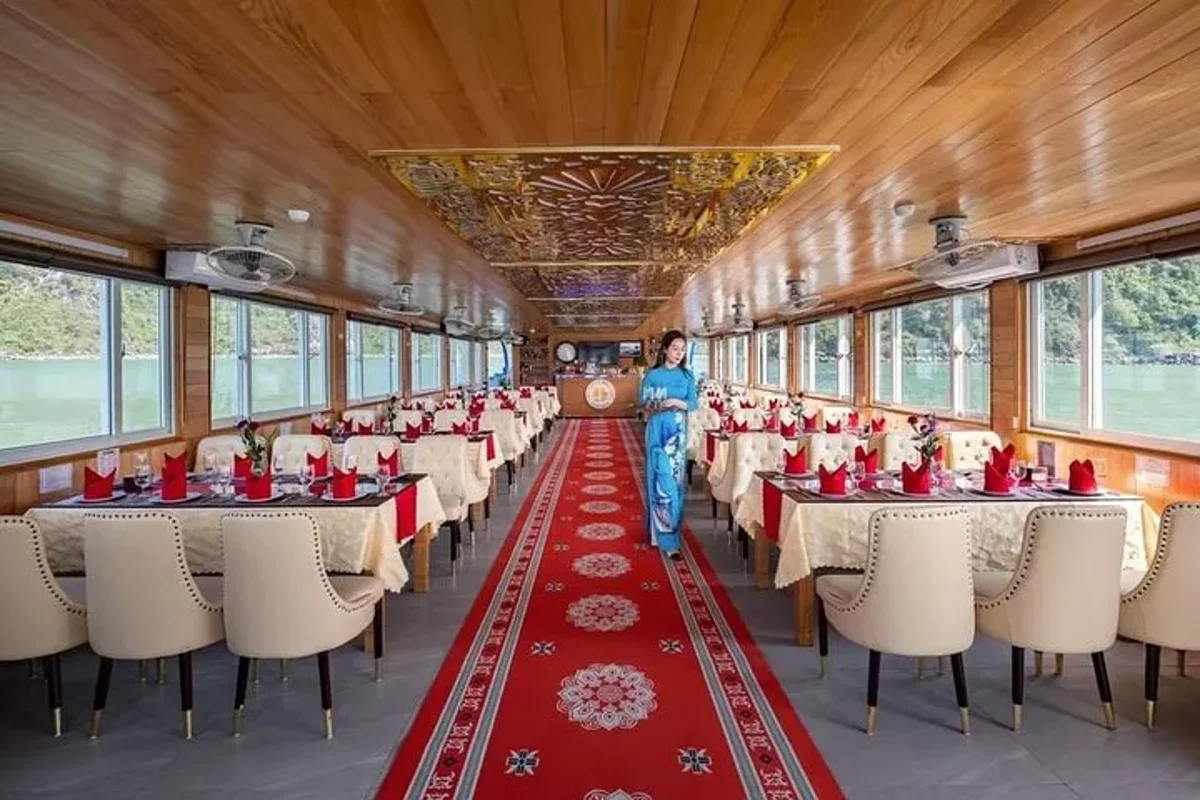 Crucero de un día Dragon King a la Bahía de Halong desde el Puerto de Tuan Chau
