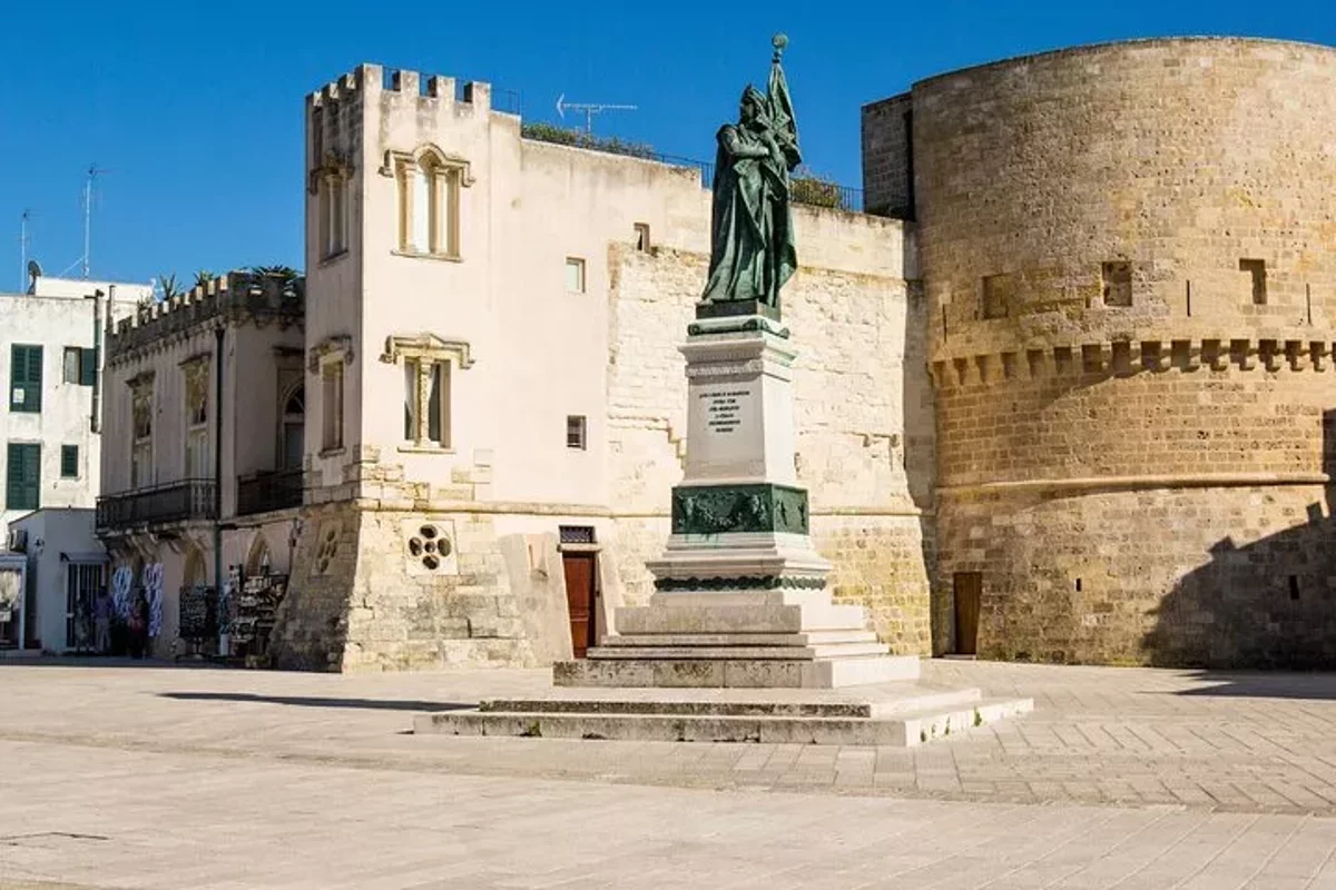 Tour a pie privado de 2 horas con guía certificado por Otranto