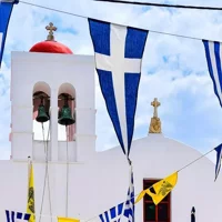 סיור פרטי באי מיקונוס עם העברות וארוחה יוונית