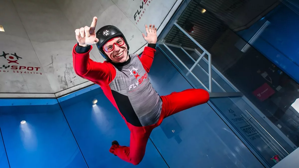 Ab Krakau: Indoor-Skydiving-Kurs mit privatem Transfer