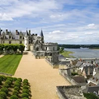 Loire Valley Wine & Castle Tour from Paris With Tasting & Pickup