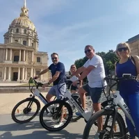 Paris: Small Group Highlights E-Bike Guided Tour