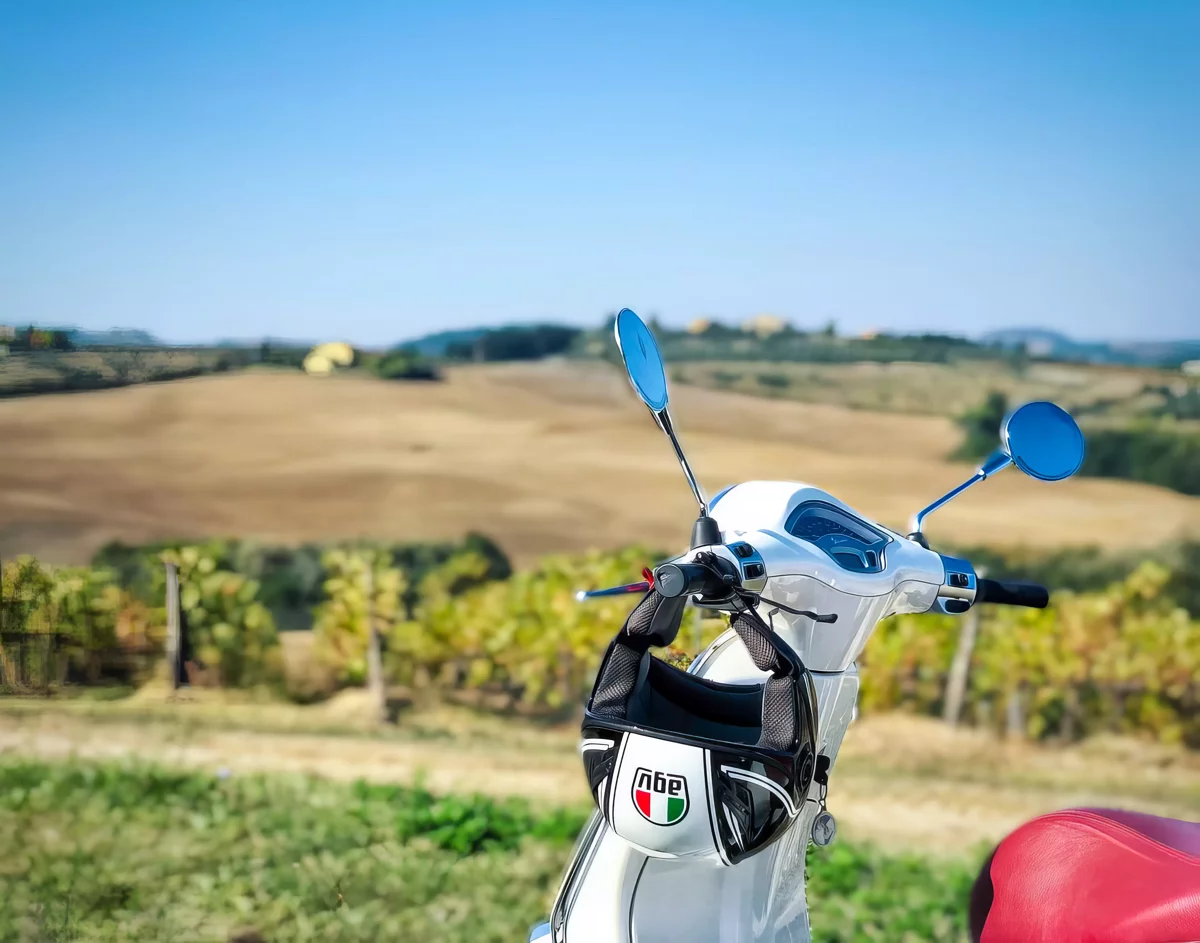 Tour en Vespa en Toscane avec déjeuner et 2 dégustations de vins dans le Chianti