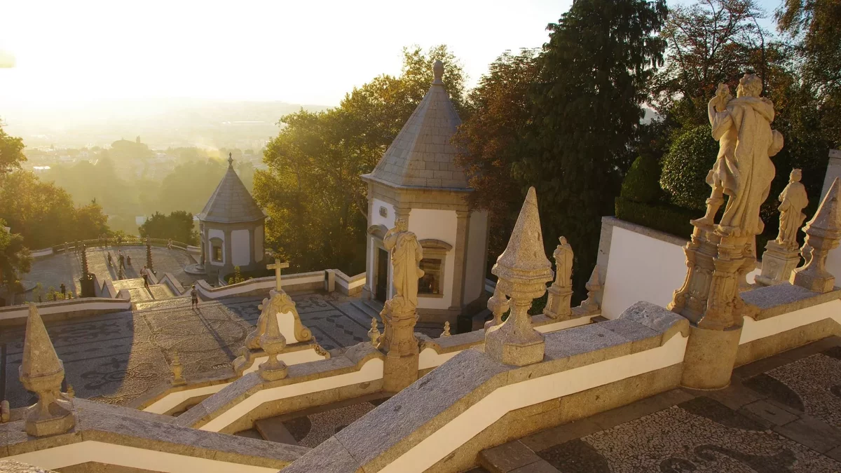 Visite en petit groupe de Guimarães et Braga avec déjeuner et tous les billets inclus