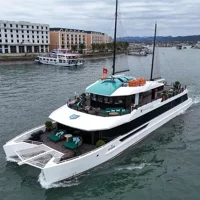 Katamaran-Luxuskreuzfahrt in der Halong Bay und Lan Ha Bay über die Schnellstraße ab Hanoi