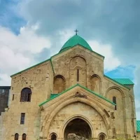 Откройте для себя Кутаиси: Багратский собор, Мцхета и Сатаплия
