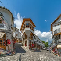 Tour in der Steinstadt Albaniens, Gjirokastra – Ab Saranda