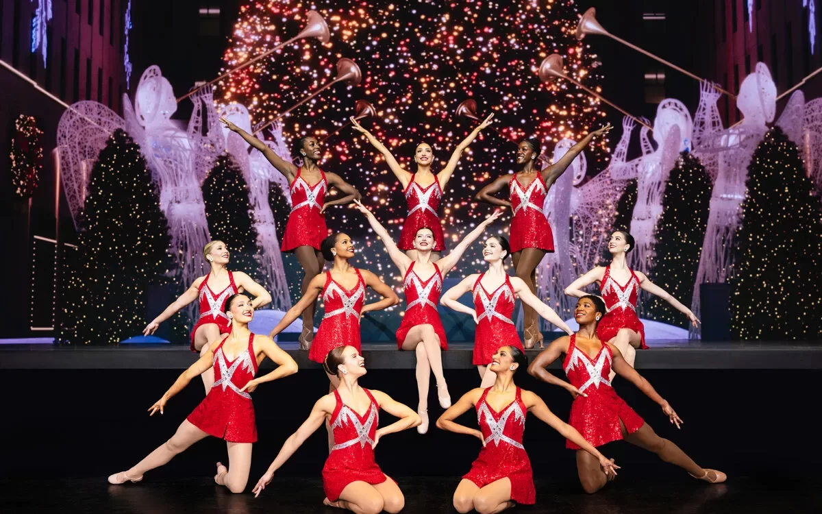 Christmas Spectacular mit den Radio City Rockettes® & St. Patrick's Cathedral — Hinteres Parkett